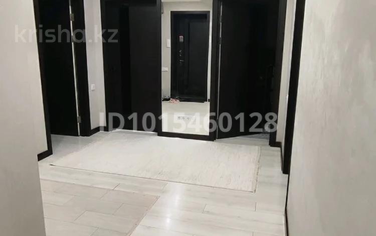 4-комнатная квартира · 110 м² · 2/5 этаж, Ади шарипова 5а за 45 млн ₸ в Атырау, мкр Жилгородок — фото 2