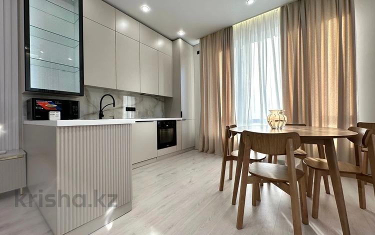 3-комнатная квартира, 105 м² помесячно, Аль-Фараби 41/6 — Сейфуллина