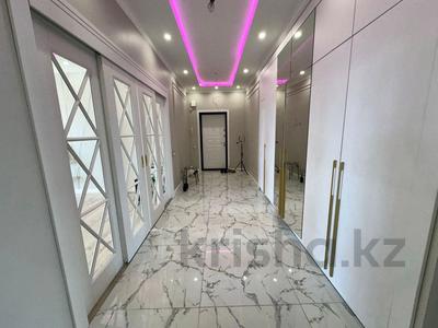 3-комнатная квартира · 110 м² · 10 этаж, Кабанбай батыра 29 за 400 000 〒 в Астане, Есильский р-н