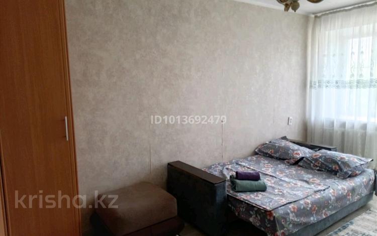 1-комнатная квартира · 36 м² · 3/5 этаж, Абая 5 — Назарбаева за 10 000 ₸ в Усть-Каменогорске — фото 2