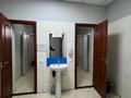 Свободное назначение, офисы, конференц-залы, кабинеты и рабочие места · 1100 м² за 2.2 млн ₸ в Караганде, Казыбек би р-н — фото 14
