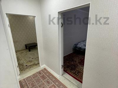 2-бөлмелі пәтер · 58 м² · 1/6 қабат, 16-ш/а. 43/2 — Трц Актау, бағасы: 12 000 ₸ в 16-й мкр 