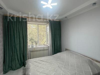 2-бөлмелі пәтер · 55 м² · 3/5 қабат, 2 ш/а., братьев жубановых — 17 школа, Красный крест поликлиника, бағасы: 18.5 млн ₸ в Актобе, мкр 8