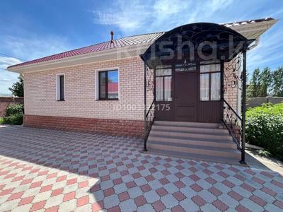 Отдельный дом · 4 комнаты · 104 м², Республики 42 за 700 000 〒 в Косшы