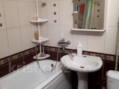 1-бөлмелі пәтер, 37 м², 2/5 қабат тәулігіне, Астана 8/2, бағасы: 7 000 〒 в Усть-Каменогорске