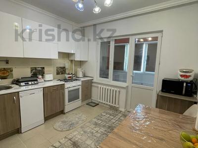 3-комнатная квартира, 81.9 м², 7/9 этаж, мкр. Алмагуль, Алмагуль 16 за 27 млн 〒 в Атырау, мкр. Алмагуль