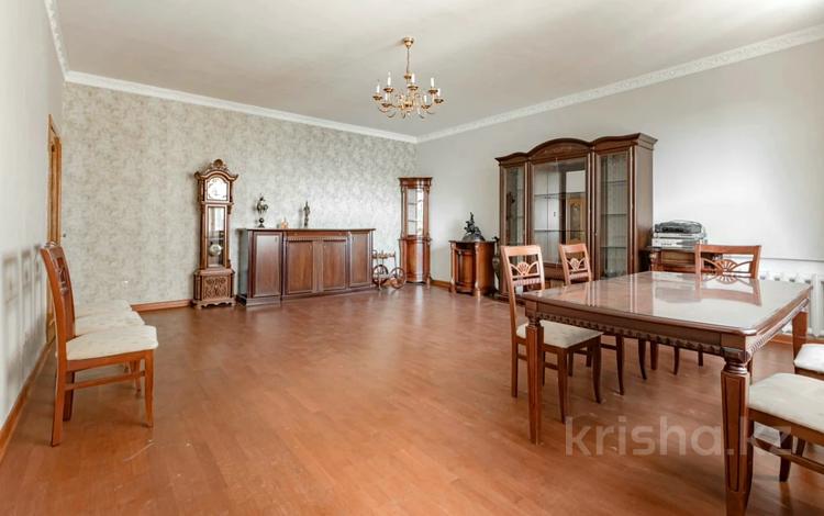 5-комнатная квартира, 195 м², 3/9 этаж, Азербайджан Мамбетова 4