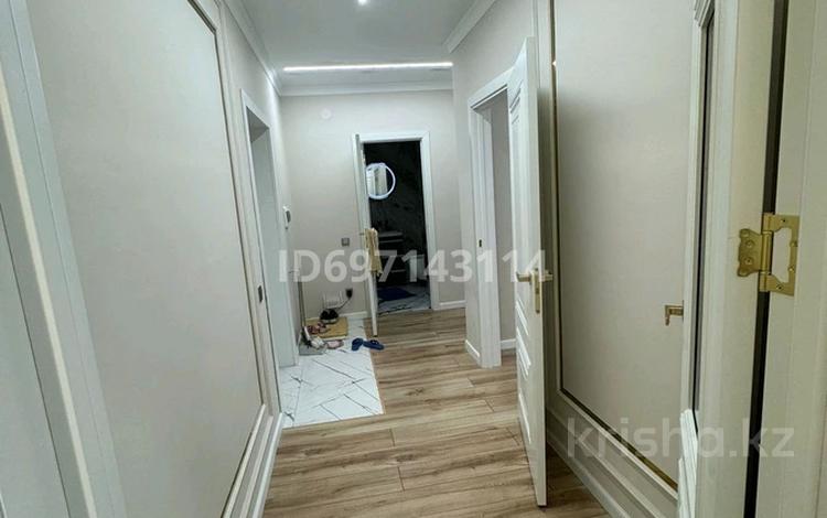 2-комнатная квартира · 72 м² · 2/5 этаж, мкр. Алтын орда 49р за 230 000 ₸ в Актобе — фото 8