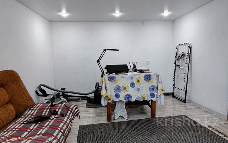 Отдельный дом · 2 комнаты · 54 м² · 5 сот., мкр Мясокомбинат 40 за 12.5 млн ₸ в Уральске — фото 2