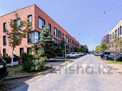 4-комнатная квартира · 120 м² · 2/3 этаж, Аль- Фараби 116/31-56 — Каппарова за 252 млн ₸ в Алматы, Медеуский р-н