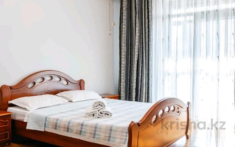 2-комнатная квартира · 85 м² · 4/22 этаж, мкр Самал-2, Достык 97 за 26 000 ₸ в Алматы, Медеуский р-н — фото 2