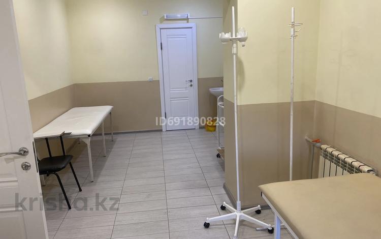 Медцентры и аптеки · 78 м² за 400 000 〒 в Актау, 28-й мкр — фото 2