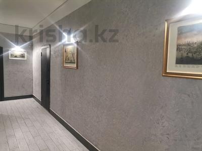 3-комнатная квартира · 130 м² · 11/13 этаж, Тохтарова 57 за 65 млн 〒 в Усть-Каменогорске