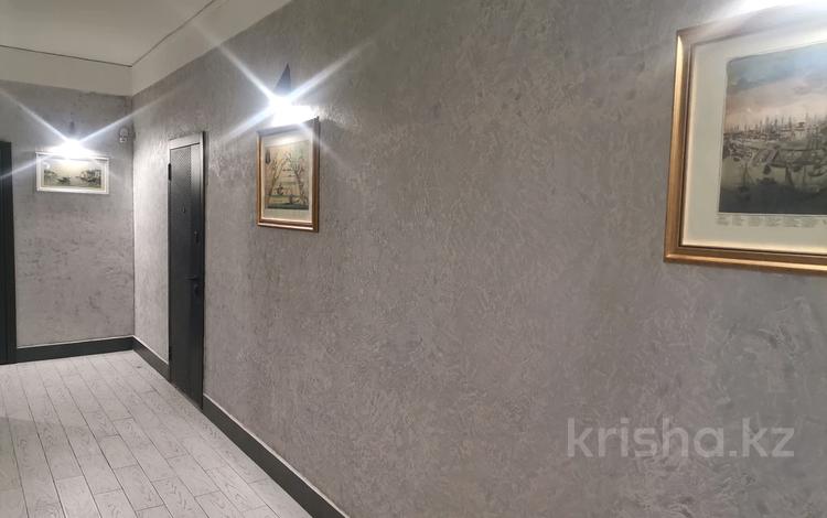 3-комнатная квартира · 130 м² · 11/13 этаж, Тохтарова 57 за 65 млн 〒 в Усть-Каменогорске — фото 19