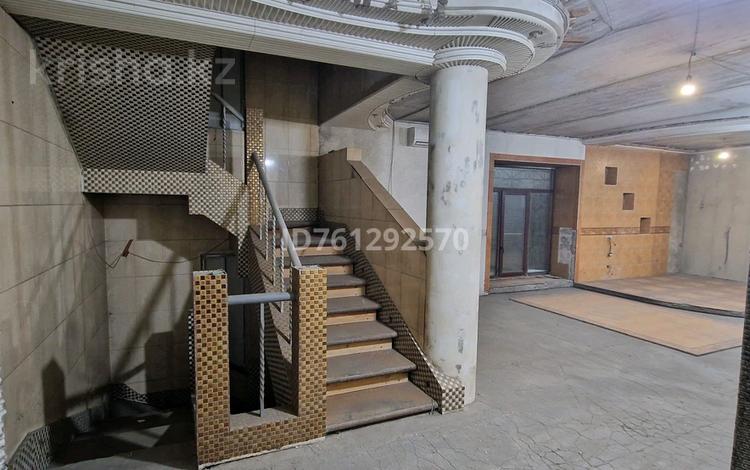 Отдельный дом · 8 комнат · 400 м² · 8.57 сот., Жамбыла за 95 млн 〒 в Петропавловске — фото 2