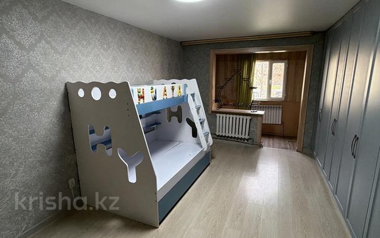 1-бөлмелі пәтер · 50 м² · 1/9 қабат, мкр Акбулак 27, бағасы: 26.5 млн ₸ в Алматы, Алатауский р-н — фото 2
