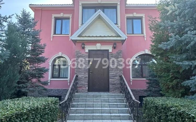 Дом · 6 комнат · 300 м², Тауке хана 18 — Газиза Жубанова за 55 000 〒 в Актобе — фото 2