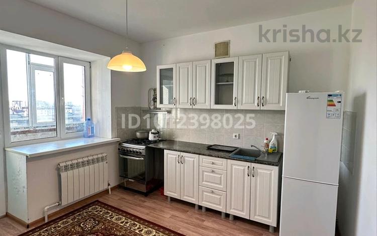 2-бөлмелі пәтер · 80 м² · 8/9 қабат, мкр. Алтын орда, Алтын орда ш/а. — Алтын орда тауелсиздик, бағасы: 170 000 ₸ в Актобе — фото 2