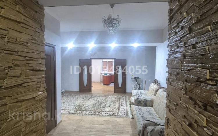 5-бөлмелі пәтер · 234 м² · 2/5 қабат, 13-ш/а. 21, бағасы: 50 000 ₸ в Актау, 13-й мкр — фото 3