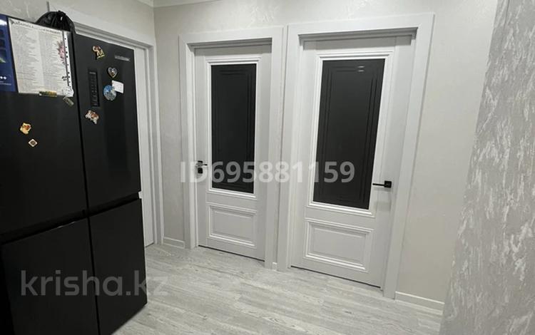 3-бөлмелі пәтер · 67 м² · 1/5 қабат, Металлургов 10, бағасы: 16 млн ₸ в Темиртау — фото 75