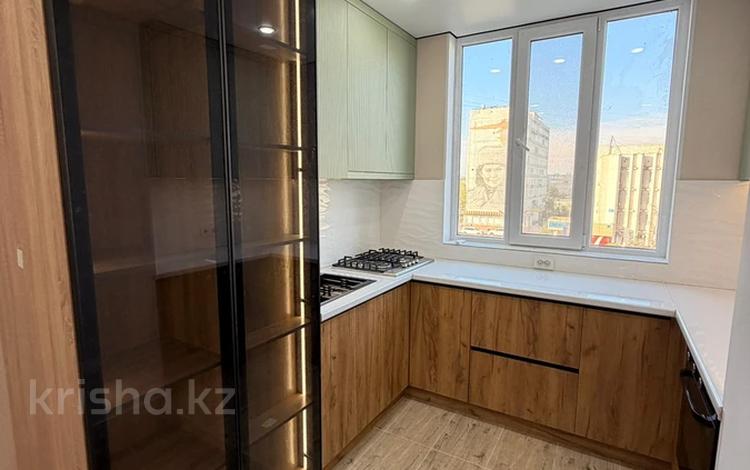 2-комнатная квартира · 56.8 м² · 4/5 этаж, 7-й мкр. 12 за 22.6 млн ₸ в Актау, 18-й мкр  — фото 2