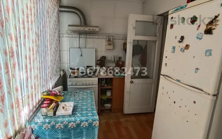 3-бөлмелі пәтер, 60 м², 3/5 қабат, Ниеткалиева 7 — Юбилейный, бағасы: 23 млн 〒 в Таразе — фото 2