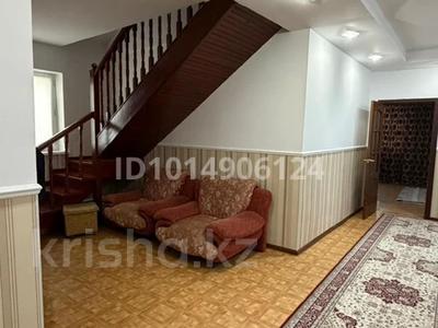 Жеке үй · 6 бөлме · 300 м² · 12 жүзд., мкр СМП 136, Сырым датова 149 — Дина базар, бағасы: 700 000 ₸ в Атырау