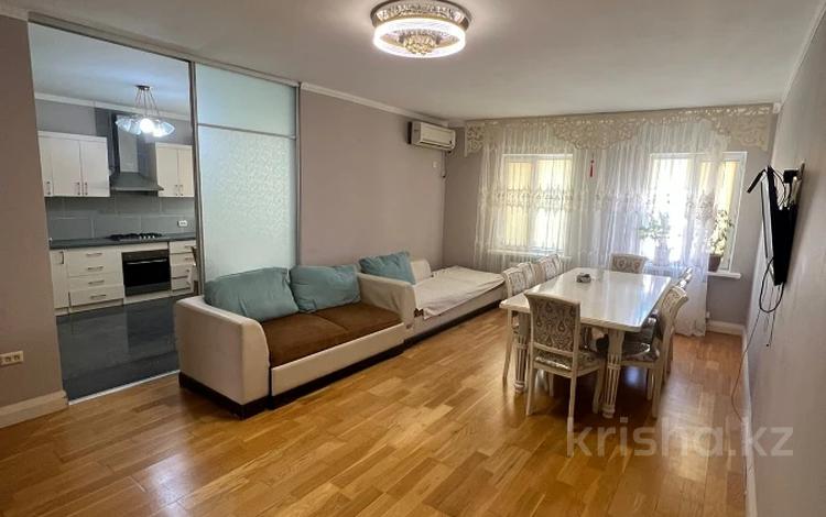 3-комнатная квартира, 102 м², 9/9 этаж помесячно, Жарбусынова 62