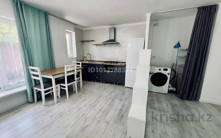 Үйдің бір бөлігі · 3 бөлме · 70 м² · 1.5 сот., Байтасова 9б, бағасы: 49 млн ₸ в Алматы, Медеуский р-н — фото 2