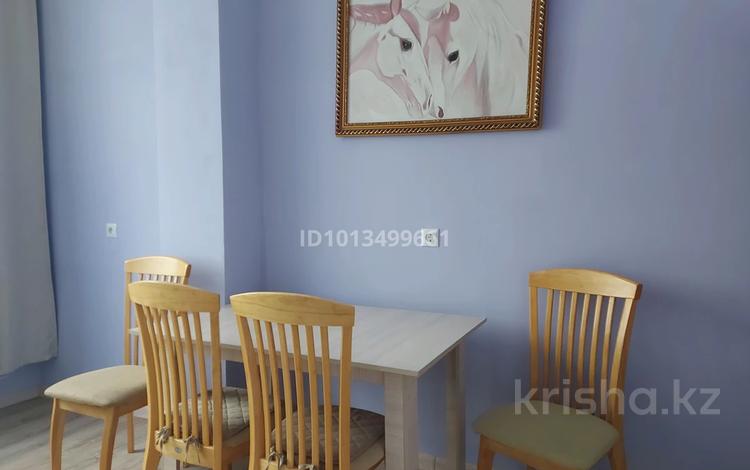 2-комнатная квартира · 60 м² · 2/8 этаж, Кабанбай Батыра 58Б за 280 000 ₸ в Астане, Есильский р-н — фото 2