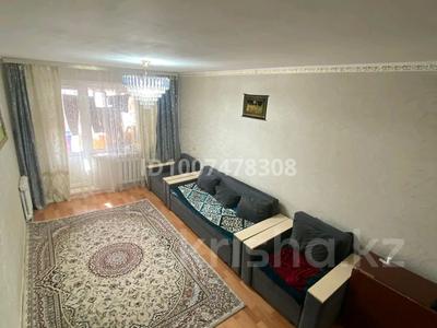 2-комнатная квартира · 52 м² · 8/9 этаж, Майкудук, Майкудук, 15й микрорайон — Школа 61 ,76 ,рынок , супермаркеты, аптека кинотеатр детсад за 12 млн ₸ в Караганде, Алихана Бокейханова р-н