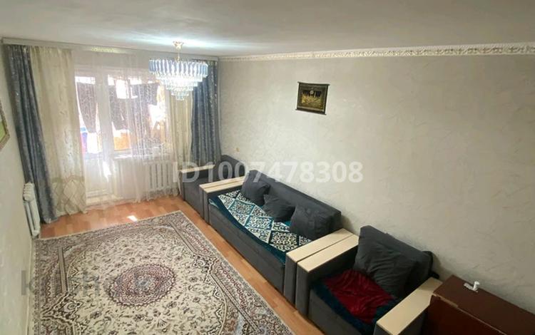 2-комнатная квартира · 52 м² · 8/9 этаж, Майкудук, Майкудук, 15й микрорайон — Школа 61 ,76 ,рынок , супермаркеты, аптека кинотеатр детсад за 12 млн ₸ в Караганде, Алихана Бокейханова р-н — фото 12
