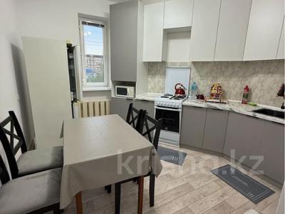 Пәтерлер в Атырауской обл.: 4-бөлмелі пәтер · 70 м² · 4/6 қабат, Канцева 3а, бағасы: 350 000 〒 4-бөлмелі пәтер · 70 м² · 4/6 қабат, Канцева 3а, бағасы: 350 000 〒 в Атырау