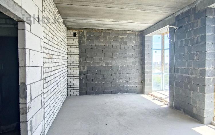 2-комнатная квартира · 56.1 м² · 7/7 этаж, маметовой за 26.5 млн ₸ в Уральске — фото 2