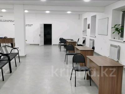 Свободное назначение, офисы, магазины и бутики, склады, общепит, салоны красоты, фитнес и спорт, медцентры и аптеки, образование, развлечения, конференц-залы, кабинеты и рабочие места, студии · 259 м² за 3.3 млн 〒 в Астане, Алматы р-н