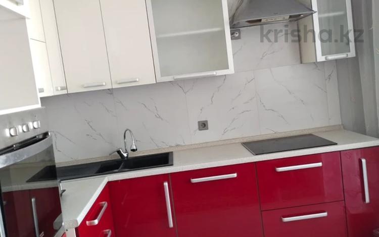 2-комнатная квартира · 63 м² · 18/20 этаж, Жургенова 19 — Нажимеденова за 280 000 ₸ в Астане, Сарайшык р-н — фото 2
