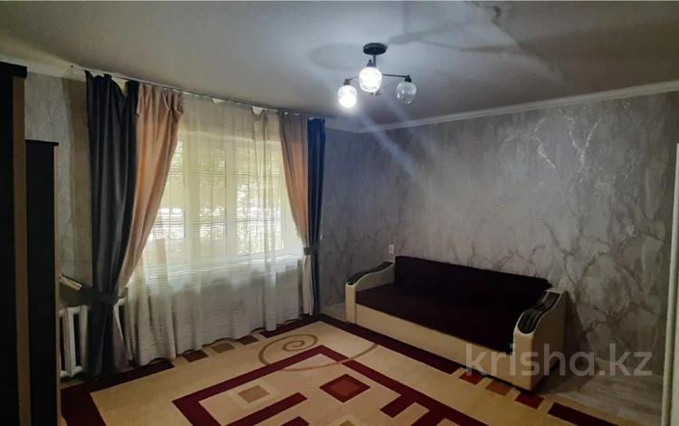 1-комнатная квартира · 40 м² · 1/6 этаж, мкр Юго-Восток, Мкр Гульдер 1 — Школа-лицей №101, Детский сад "БалаКай", Частный ясли-сад-школа "Лесок", ТЦ "Мечта" за 13.5 млн ₸ в Караганде, Казыбек би р-н — фото 10