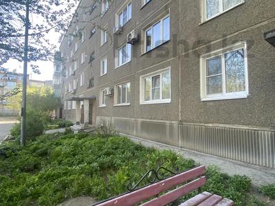 3-бөлмелі пәтер · 85.5 м² · 1/5 қабат, Добролюбова 45, бағасы: 29 млн ₸ в Усть-Каменогорске