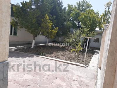 Отдельный дом · 6 комнат · 196 м² · 7 сот., 4-й переулок Каллаур акима 11 — Ташкенская за 30 млн 〒 в Таразе