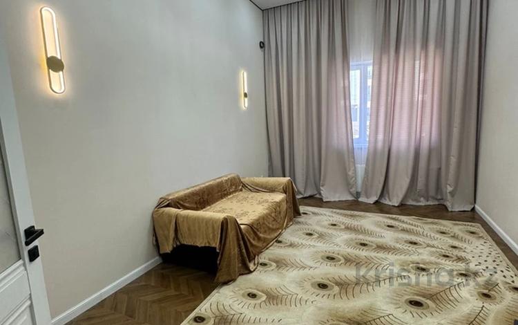 2-комнатная квартира · 67 м² · 1/12 этаж, Мухамедханова 25 за 320 000 ₸ в Астане, Нура р-н — фото 2