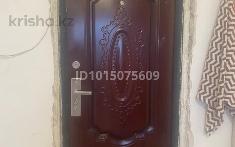 1-комнатная квартира · 12 м² · 4/5 этаж, мкр. Алтын орда, Конаева 202 — Зади ТЦ ШЫГЫС за 2.5 млн ₸ в Актобе — фото 2