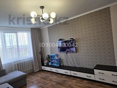 2-комнатная квартира · 52.2 м² · 8/9 этаж, 4мкр 9 за 19.5 млн 〒 в Аксае