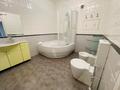 4-бөлмелі пәтер · 205 м² · 5/9 қабат, Фурманова 63, бағасы: 1.8 млн ₸ в Алматы, Медеуский р-н — фото 2