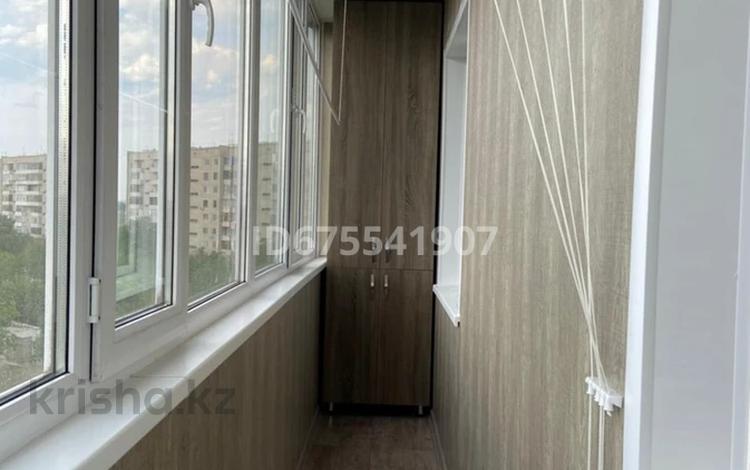 3-комнатная квартира, 69.2 м², 6/10 этаж, Каркаралинская за 29 млн 〒 в Семее — фото 2
