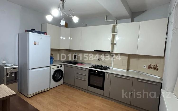 2-комнатная квартира · 77 м² · 2/5 этаж, мкр Нурсая, Жк тулпар 2 73/2 за 180 000 ₸ в Атырау — фото 2