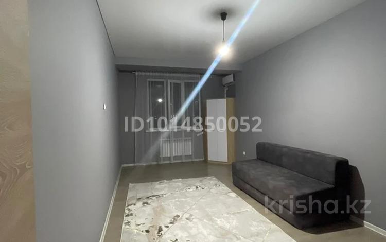 1-комнатная квартира · 44 м² · 9/10 этаж, мкр Аксай-4 — Сайна Жубанова за 250 000 ₸ в Алматы, Ауэзовский р-н — фото 2