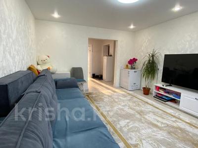Продажа квартир в Восточно-Казахстанской обл.: 4-комнатная квартира · 81.6 м² · 2/5 этаж, Назарбаева 87 за 33.5 млн 〒 4-комнатная квартира · 81.6 м² · 2/5 этаж, Назарбаева 87 за 33.5 млн 〒 в Усть-Каменогорске