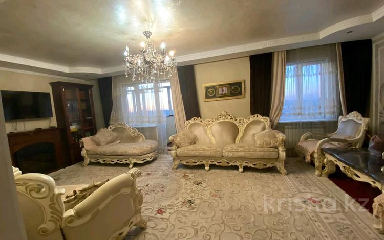 5-комнатная квартира, 205 м², 9/9 этаж, мкр Аксай-1А, Толе би за 60 млн 〒 в Алматы, Ауэзовский р-н — фото 2