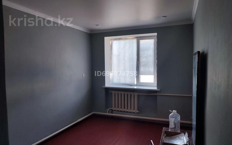3-бөлмелі пәтер · 65 м² · 2/2 қабат, Сейфулина 21 — Бургерхан артында, бағасы: 10 млн ₸ в Сарыкемере — фото 2