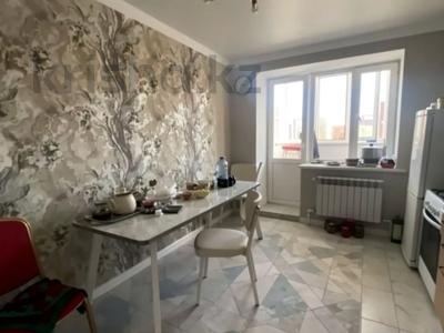 3-комнатная квартира · 90 м² · 5/7 этаж, мкр. Алтын орда за 34 млн ₸ в Актобе